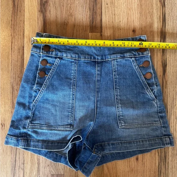 Alice + Olivia Denim Shorts - Picture 5 of 7